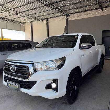 TOYOTA HILUX 2.8 SRV 4X4 CD 16V DIESEL 4P AUTOMÁTICO